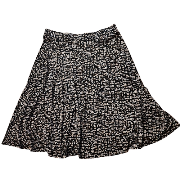 Nwot Ladies Ashley 1X plus size, Women's, flirty, soft, skirt. - Picture 4 of 4